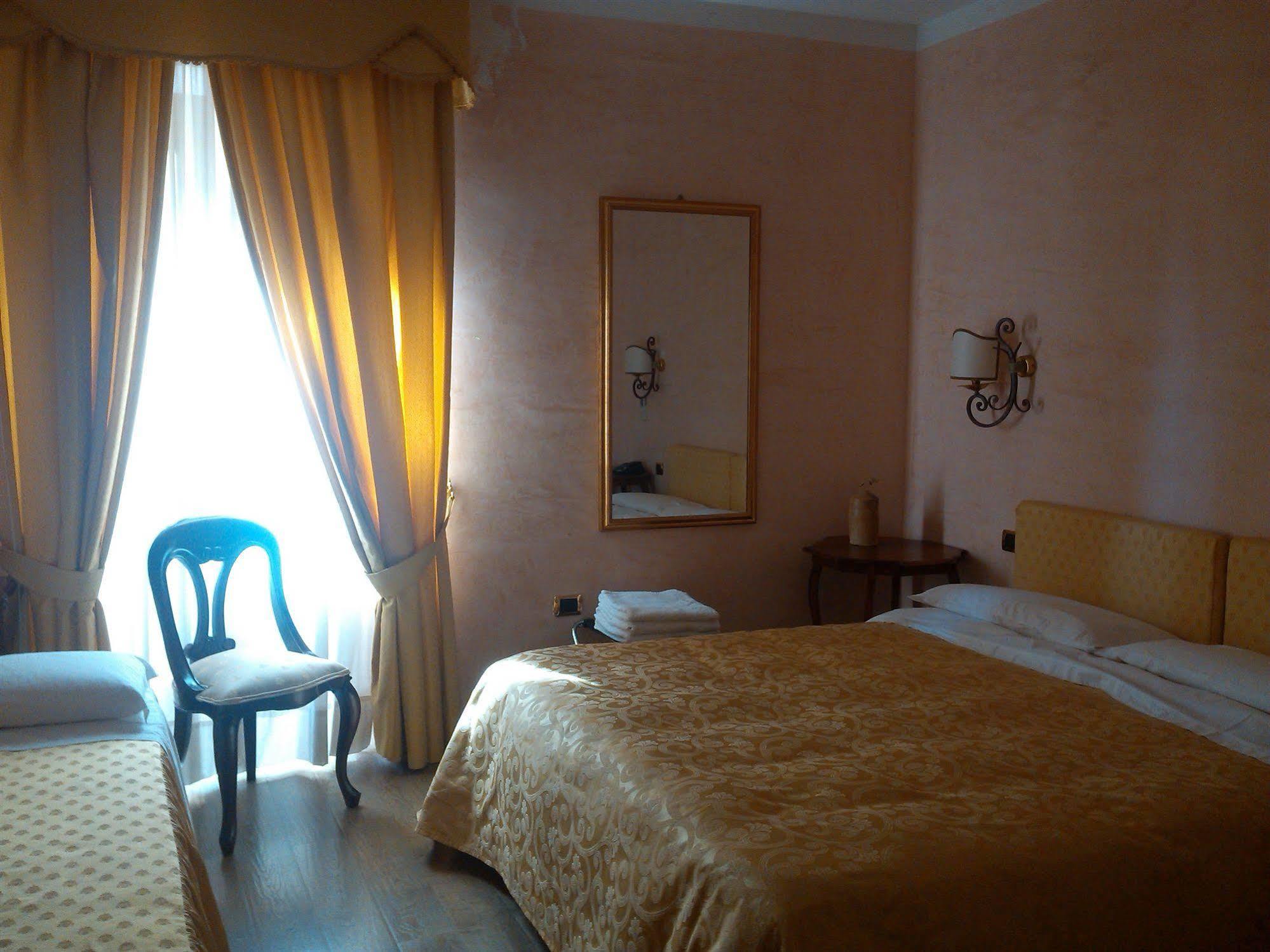 Hotel Sant'Agostino Paola Exteriör bild